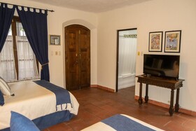 La Villa Serena Bed & Breakfast