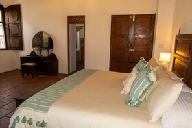 La Villa Serena Bed & Breakfast