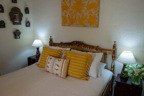 La Villa Serena Bed & Breakfast