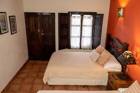 La Villa Serena Bed & Breakfast