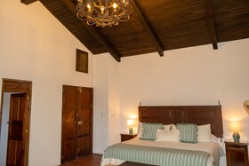 La Villa Serena Bed & Breakfast