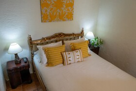 La Villa Serena Bed & Breakfast