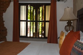 Los Olivos Boutique