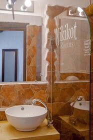Nikikot Hostel & Hotel