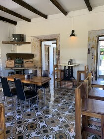 Nikikot Hostel & Hotel