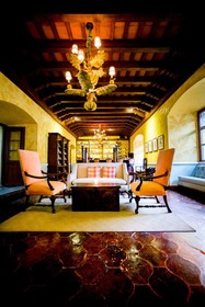 Palacio De Dona Leonor