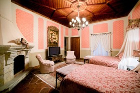 Palacio De Dona Leonor