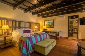 Pensativo House Hotel