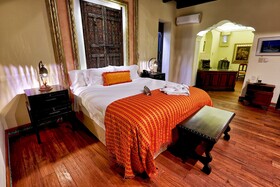 Pensativo House Hotel