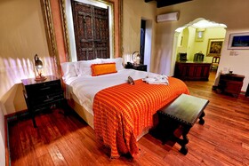 Pensativo House Hotel