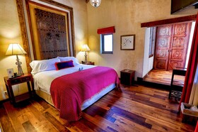 Pensativo House Hotel