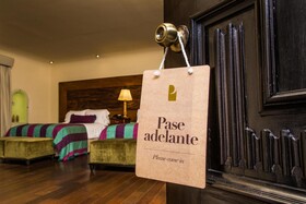 Pensativo House Hotel