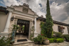Pensativo House Hotel