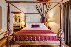 Pensativo House Hotel