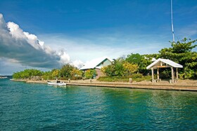 Barefoot Cay Boutique Resort & Marina