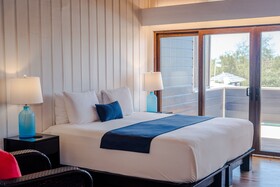 Barefoot Cay Boutique Resort & Marina