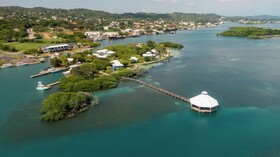 Barefoot Cay Boutique Resort & Marina