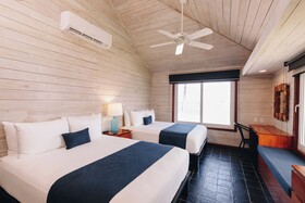 Barefoot Cay Boutique Resort & Marina