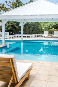 Barefoot Cay Boutique Resort & Marina