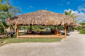 Barefoot Cay Boutique Resort & Marina