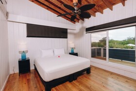 Barefoot Cay Boutique Resort & Marina