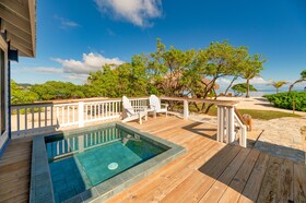 Barefoot Cay Boutique Resort & Marina