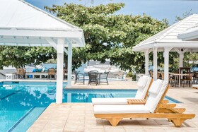 Barefoot Cay Boutique Resort & Marina