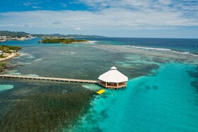 Barefoot Cay Boutique Resort & Marina