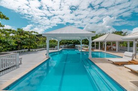 Barefoot Cay Boutique Resort & Marina