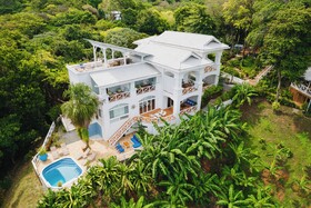 Blue Roatán Resort