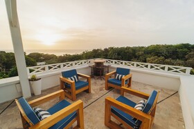 Blue Roatán Resort