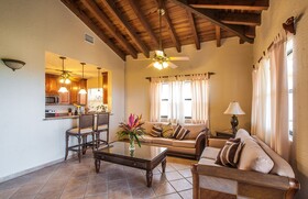 Clarion Suites Roatan at Pineapple Villas