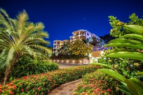 Clarion Suites Roatan at Pineapple Villas