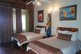 Hotel Roatan Dive and Yacht Club