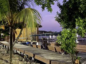 Hotel Roatan Dive and Yacht Club