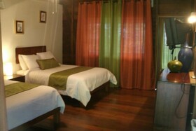 Hotel Roatan Dive and Yacht Club