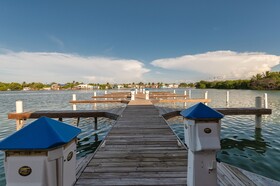 Hotel Roatan Dive and Yacht Club