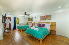 Hotel Roatan Dive and Yacht Club