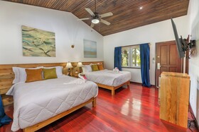 Hotel Roatan Dive and Yacht Club