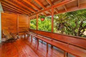 Hotel Roatan Dive and Yacht Club
