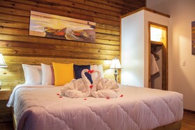 Hotel Roatan Dive and Yacht Club