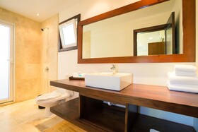 Kimpton Grand Roatán Resort & Spa