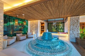 Kimpton Grand Roatán Resort & Spa