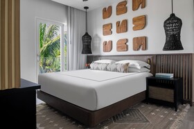 Kimpton Grand Roatán Resort & Spa