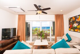Kimpton Grand Roatán Resort & Spa