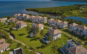 Las Verandas Hotel & Villas
