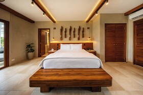 Las Verandas Hotel & Villas