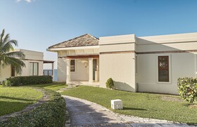 Las Verandas Hotel & Villas