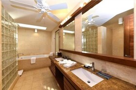 Las Verandas Hotel & Villas