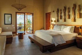 Las Verandas Hotel & Villas